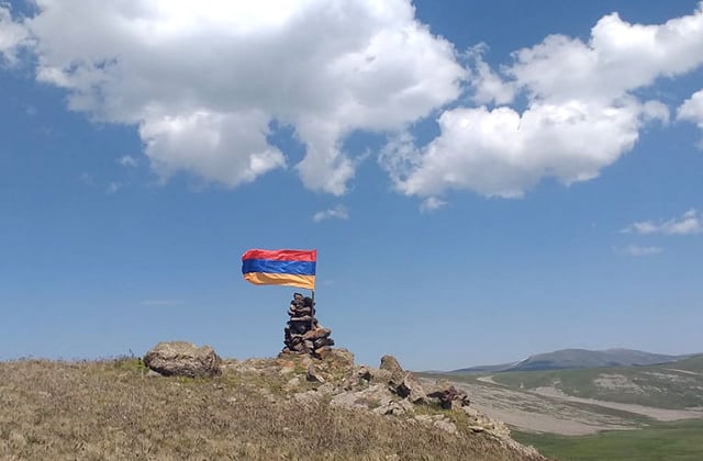 Երբ լողավազանը կարևոր էր խրամատից