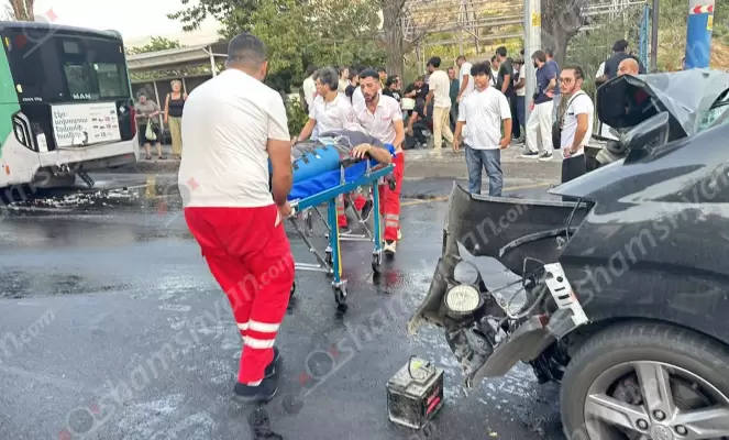 Խոշոր ավտովթար Երևանում. Մյասնիկյան պողոտայում՝ «Ջրաշխարհ»-ի մոտ, բախվել են թիվ 41 երթուղին սպասարկող «MAN» ավտոբուսն ու «Toyota Alphard»-ը. կա վիրավոր