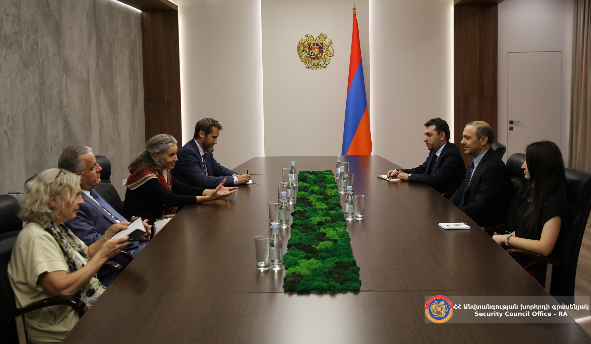 Գրիգորյանն ու Գրոնոն քննարկել են Վաշինգտոնում Հայաստանի, Ադրբեջանի և ԱՄՆ ղեկավարների կողմից ստորագրված Համատեղ հռչակագիրը