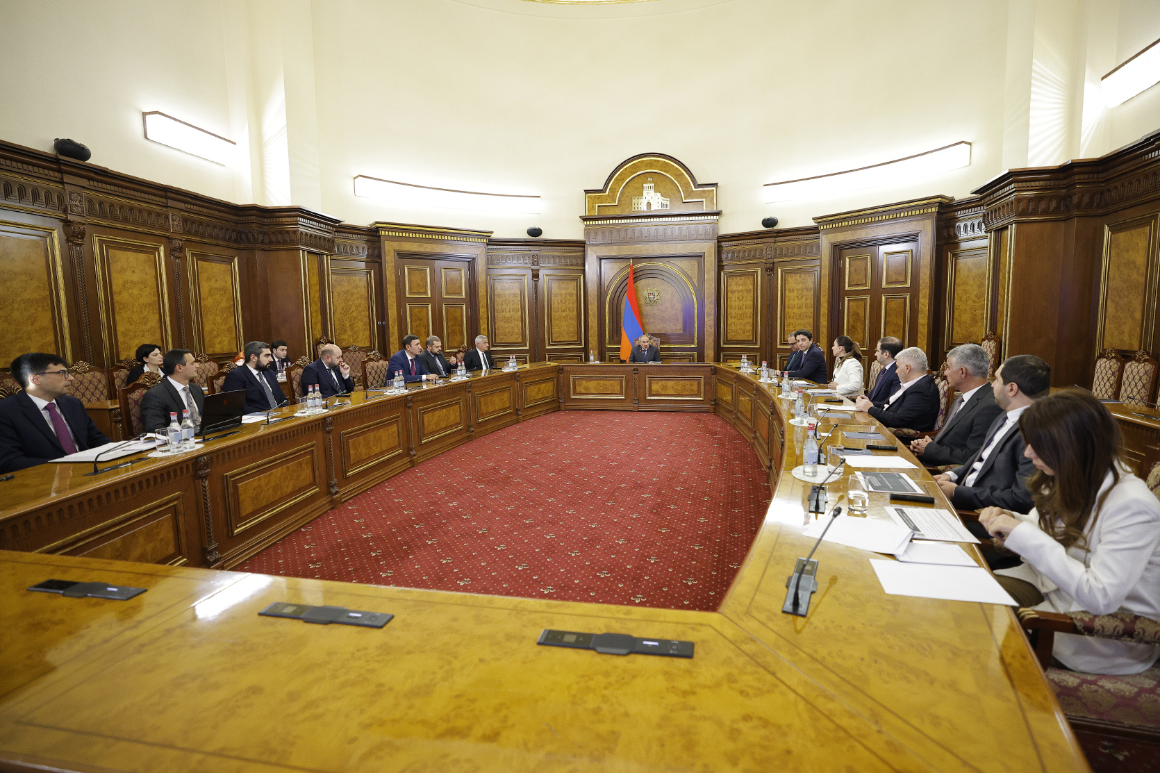 Վարչապետի գլխավորությամբ քննարկվել են հարկային քաղաքականությանը վերաբերող հարցեր