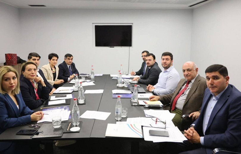 Երևանում հանդիպել են Հայաստանի և Ադրբեջանի քաղհասարակության ներկայացուցիչները. կայացել է կլոր-սեղան քննարկում