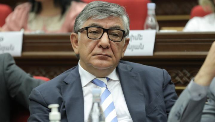 Բոլոր ինստիտուտները, որոնք բյուջեից են սնվում, պետք է ՀՀ-ին տասնյակ անգամներ ավելի շատ  եկամուտներ բերեն. Խաչատուր Սուքիասյան