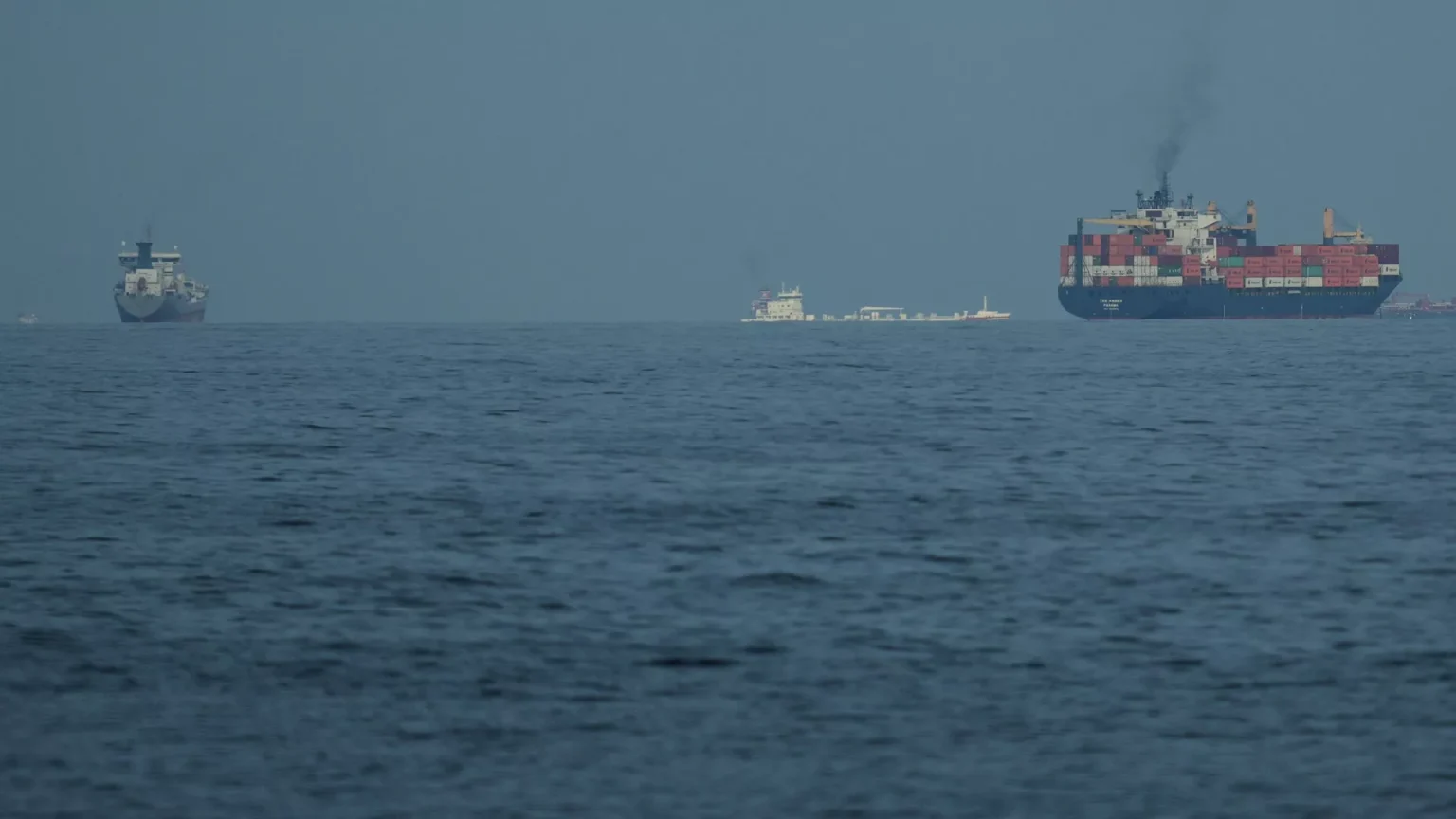 Իրանը հայտնել է, թե որ նավերը կարող են անցնել Հորմուզի նեղուցով