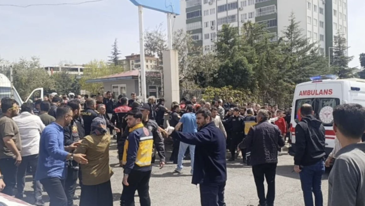 Թուրքիայում անհայտ անձը կրակ է բացել դպրոցի ուղղությամբ. կան զոհեր